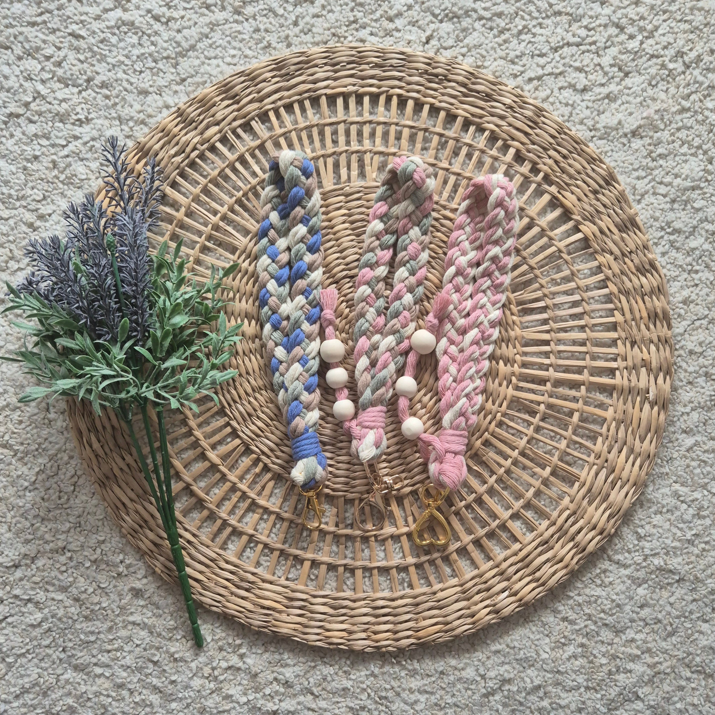 macramé lanyard - medium
