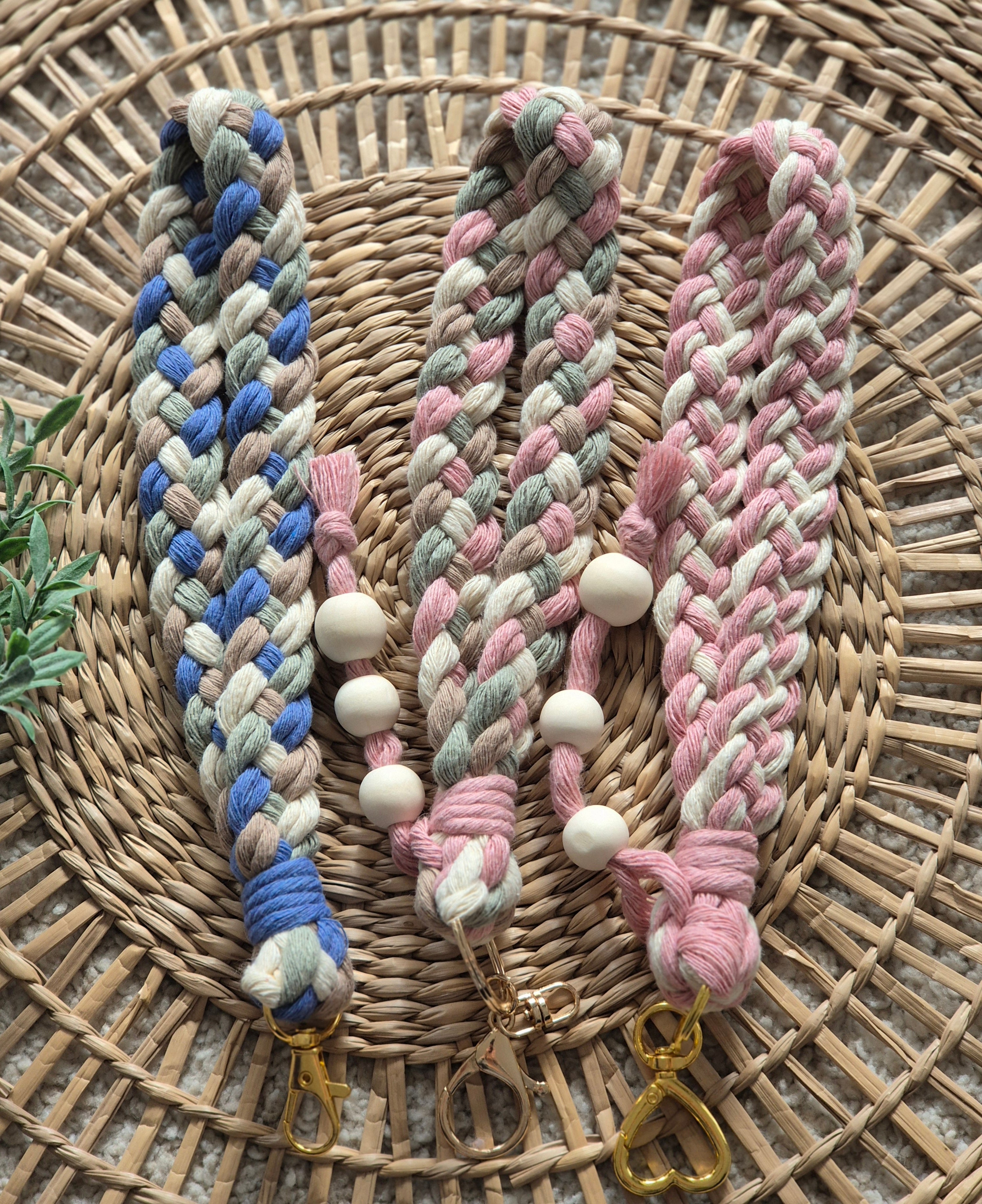 macramé lanyard - medium