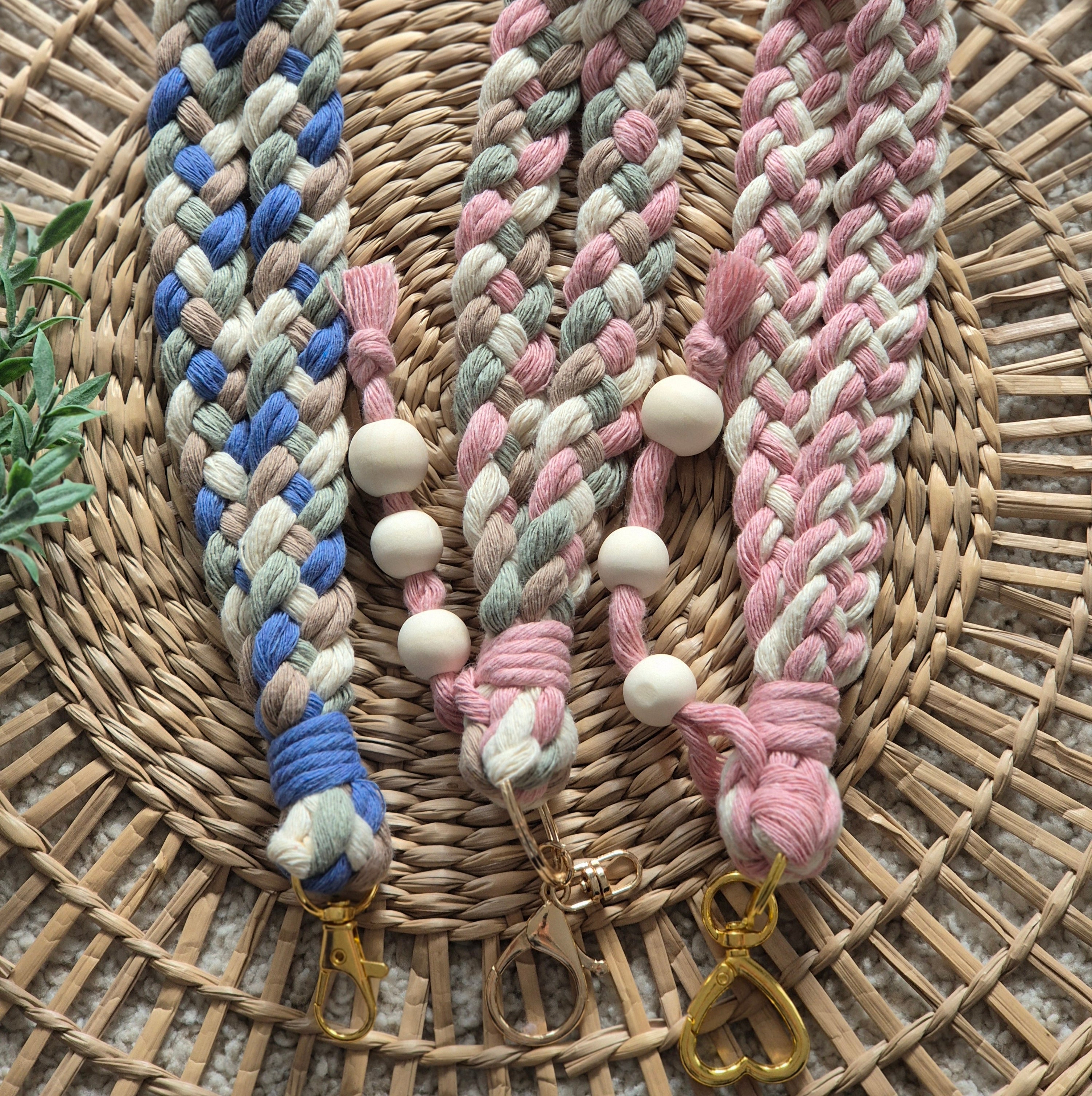 macramé lanyard - medium